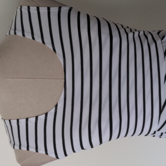 Dress - Picture 2 of 11